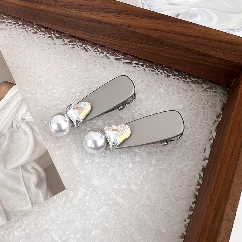 

Высококачественная титановая серая заколка для волос с буквами, заколка для волос, высококачественная заколка для челки, заколка для волос, милый крутой головной убор для волос, женский головной убор