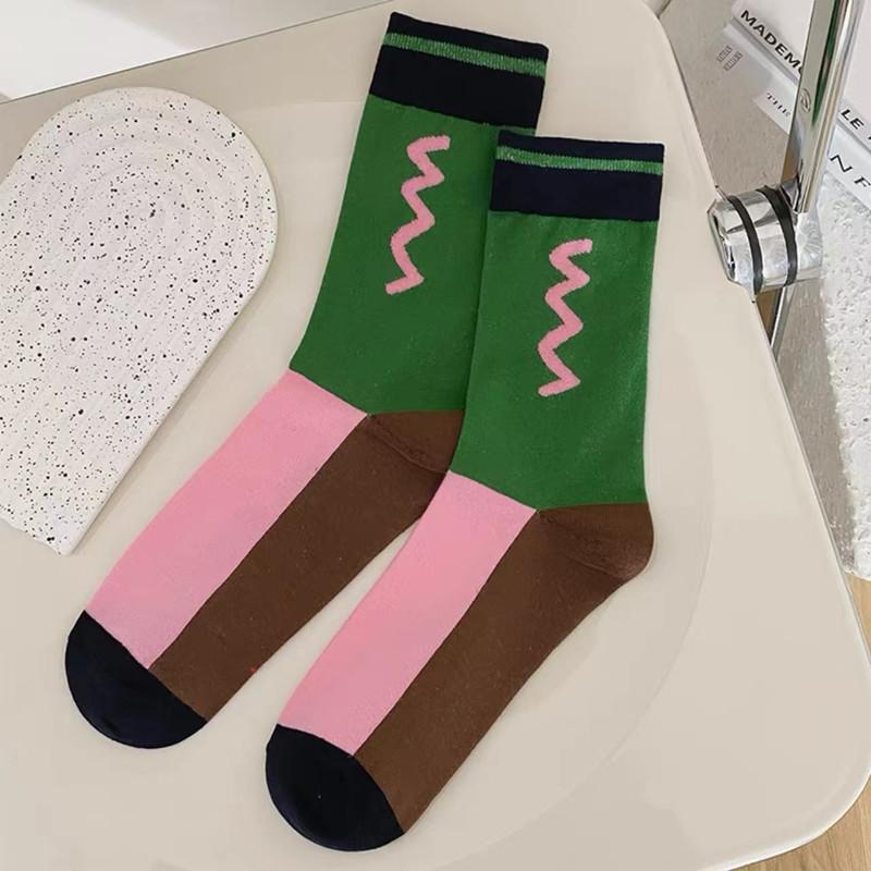 

Seasonal Color Blocking Socks Abstract Cartoon Rabbit Trendy Socks Mid-Tube Socks Piled Up With Pure Cotton Socks One size fits all зелений