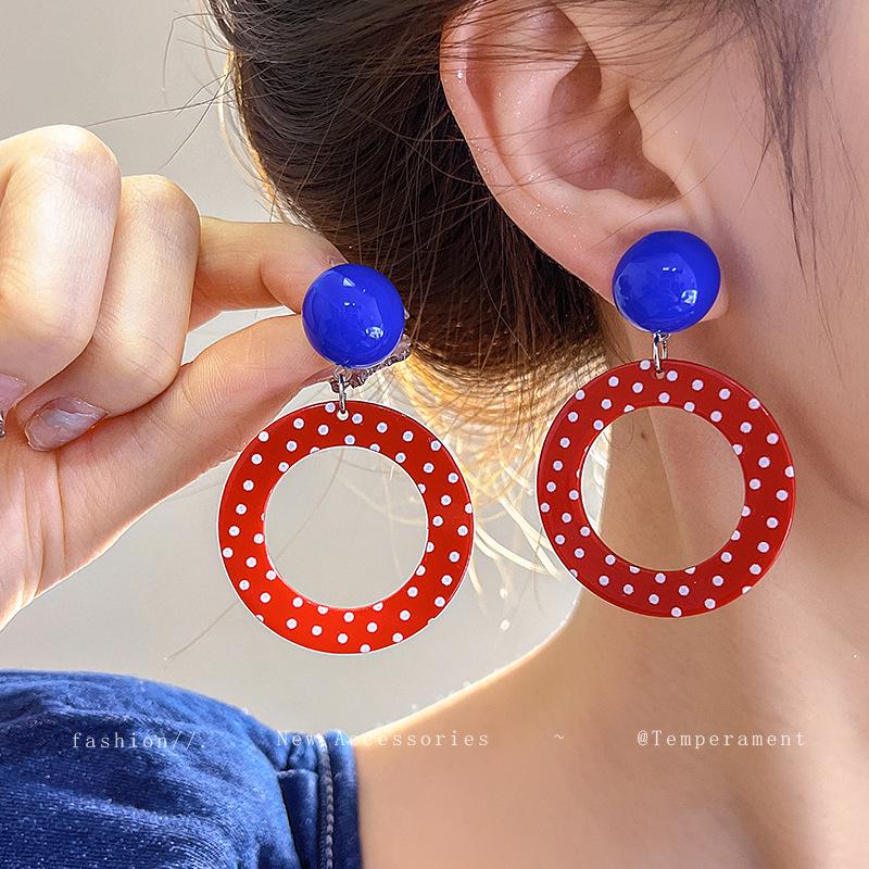 2025 New Retro Hong Kong Style Colorful Earrings: Luxury, High-End Studs, Exaggerated Fashion for Women