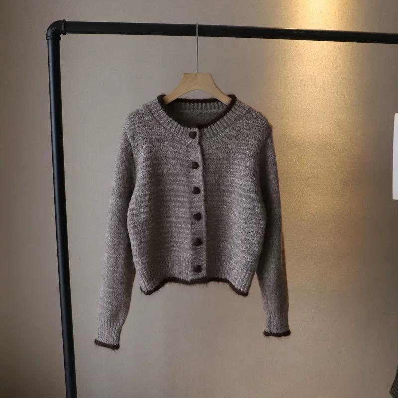 

весна осень сочетание цветов пуговица любовь вязаный свитер короткий кардиган куртка свободный круглый вырез корейский кэжуал мягкие свитера женские One Size