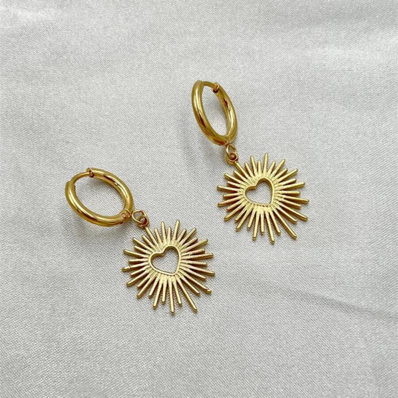 Stainless Steel Heart Shaped Sun Hoop Earrings for Women Girls Punk Irregular Thorn Peach Heart Ear Buckle Wedding Jewelry Gifts