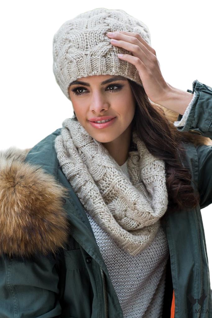 Luna-Komin Women' Beige Cowl