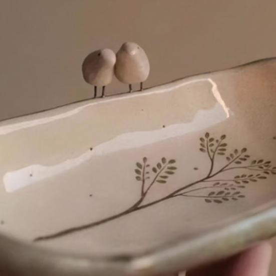 Bain d'oiseaux extérieur Bain d'oiseaux en résine avec ornement d'oiseau Décoration de bol d'arrosage et de nourriture pour oiseaux pour jardin extérieur Cour Patio
