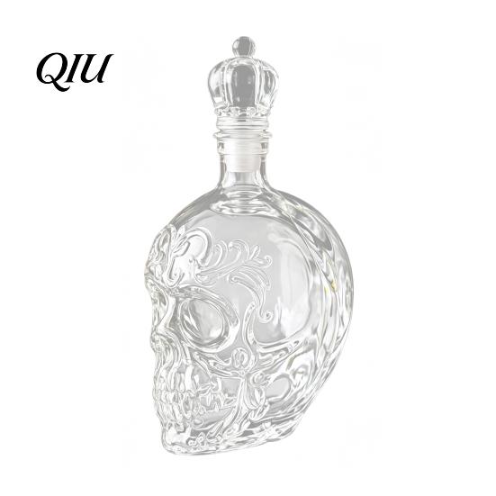 Barware Skull Decanter Whiskey Decanter, 500ml Gothic Glass Bottle with Stopper, Halloween Spirit Dispenser for Home Bar, Creepy Liquor