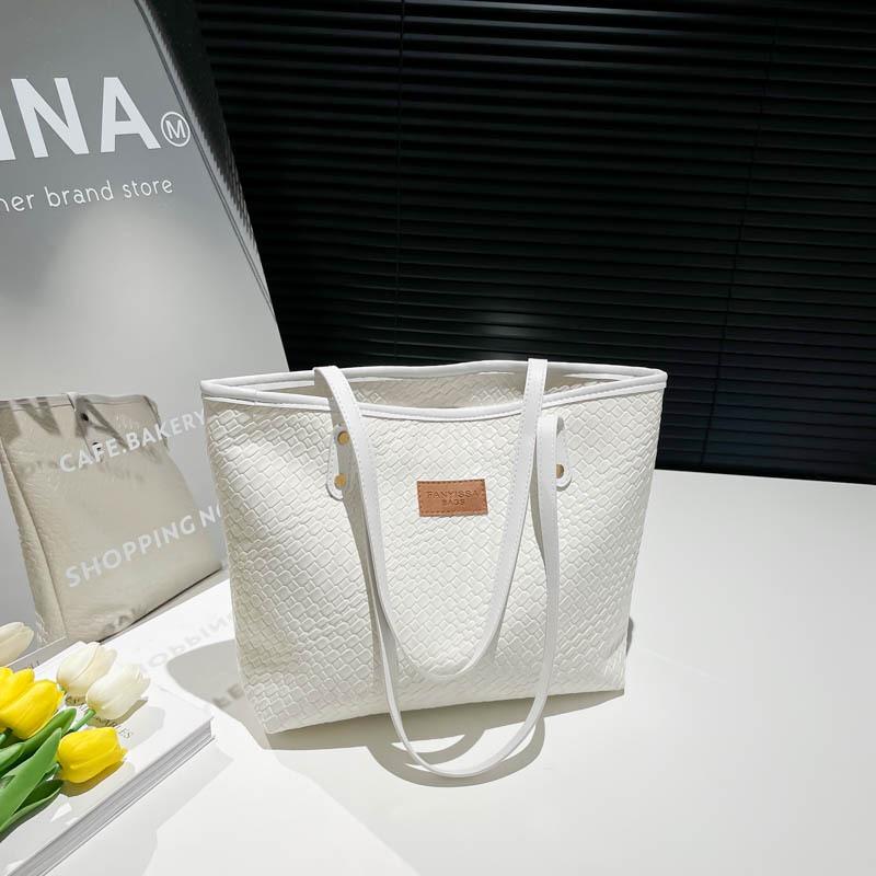 Large Capacity Bag Women's Summer New Trend Large Capacity Versatile Shoulder Bag Commuter Fashion Van Tote Bag