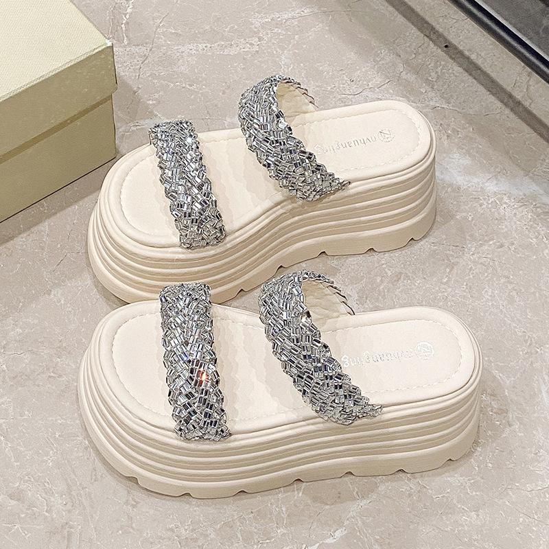 

Thick-soled cool slippers women wear soft-soled seaside beach shoes in summer 2025 new office two sandals 40 бежевый