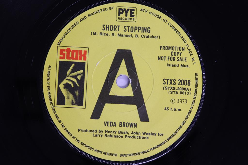 7inch Record VEDA BROWN - Short Stopping STXS2008PROMO STAX 1974 UK Soul/Funk Used