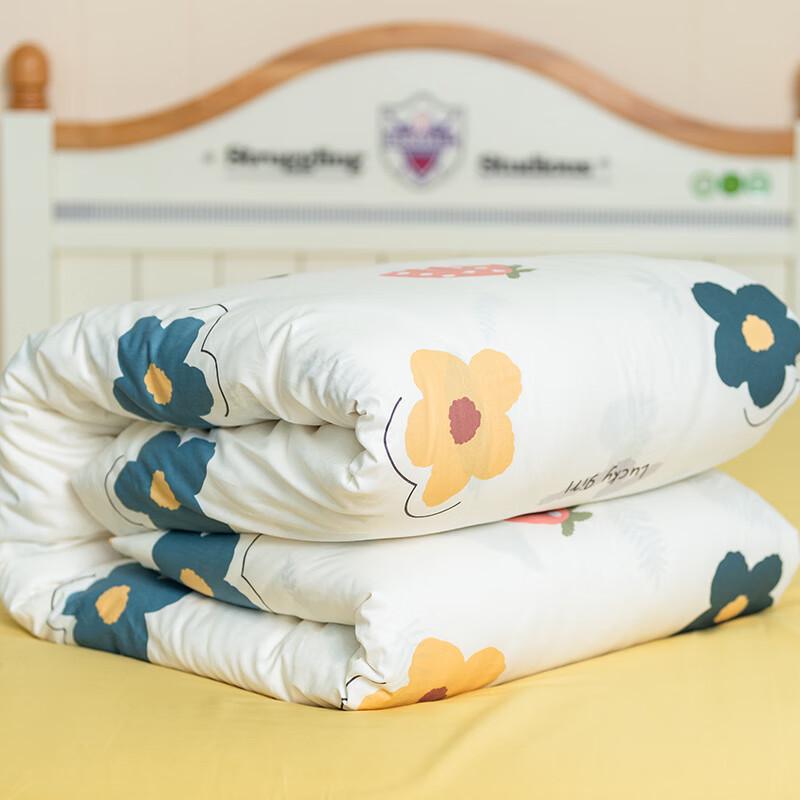 

Xiao Yue Ya Fresh White Twill Dormitory Cotton Quilt