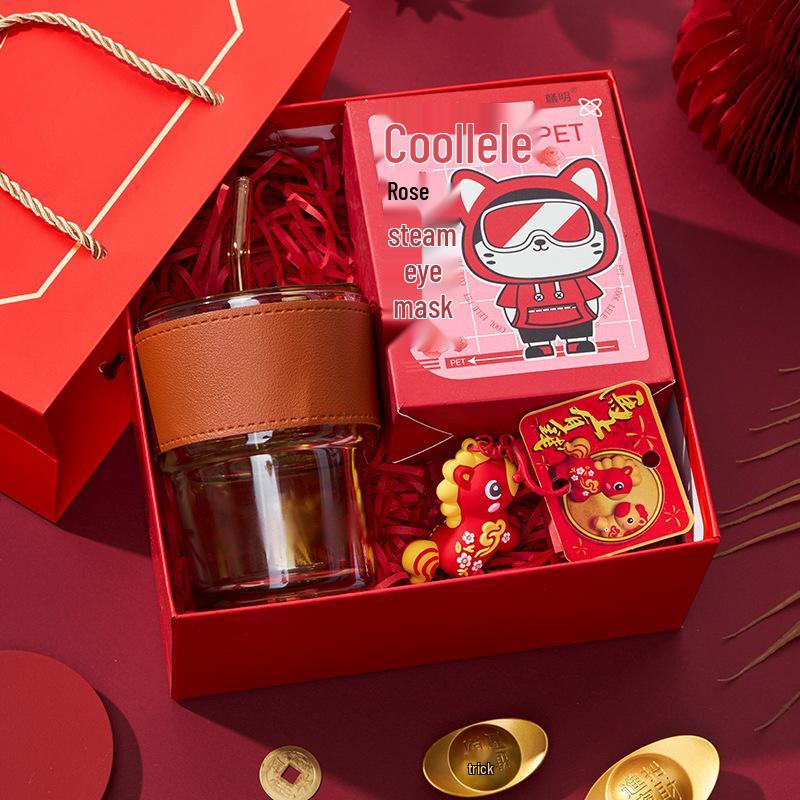 Employee and Client Gifts: Practical Souvenirs for Annual Meetings, New Year, and Weddings