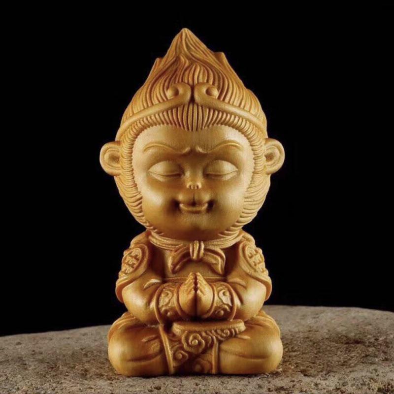 Taihang Cliff Cypress Sun Wukong Sculpture: Creative Solid Wood Monkey Desktop Ornament