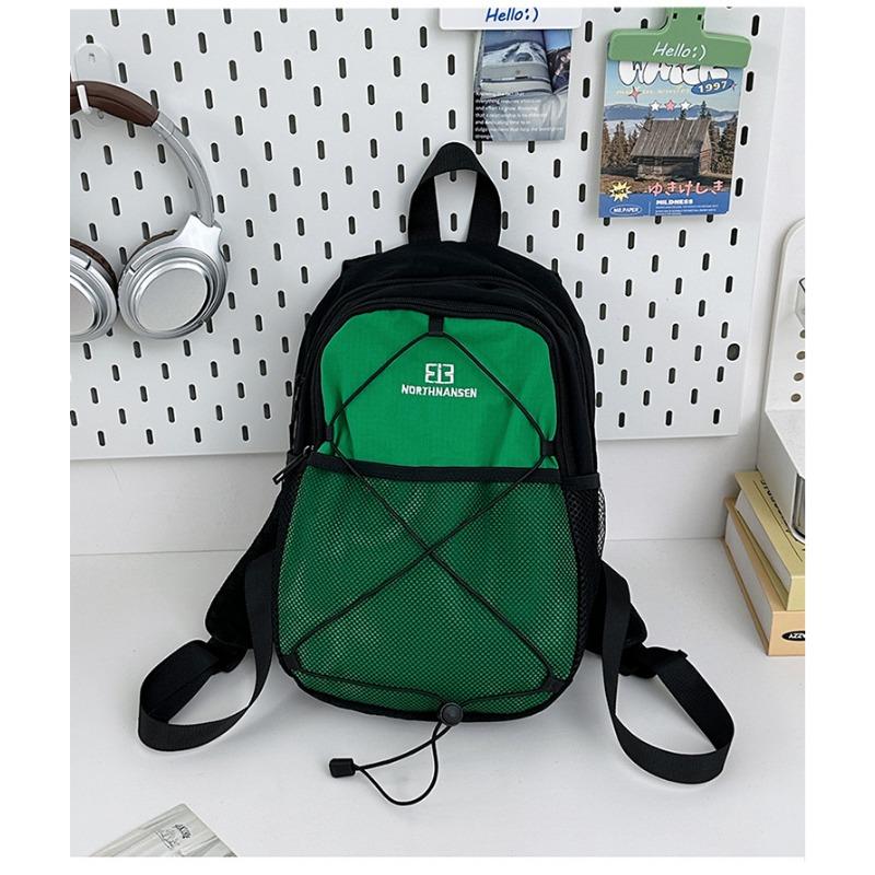 

The new schoolbag is high-value, fresh and sweet, contrasting color splicing backpack, children s simple and lightweight outdoor backpack.