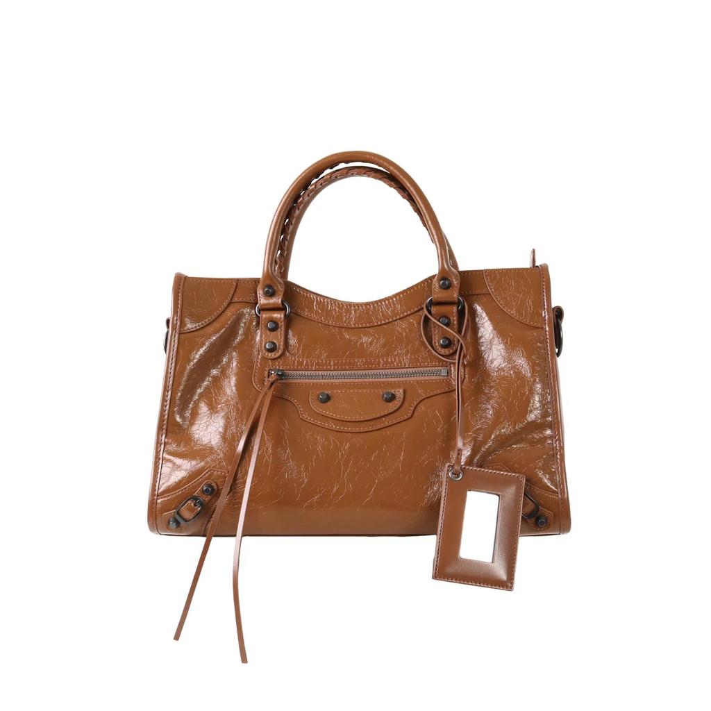 New retro versatile rivet locomotive bag head layer soft leather hand bag sweet cool spice girl style shoulder messenger bag