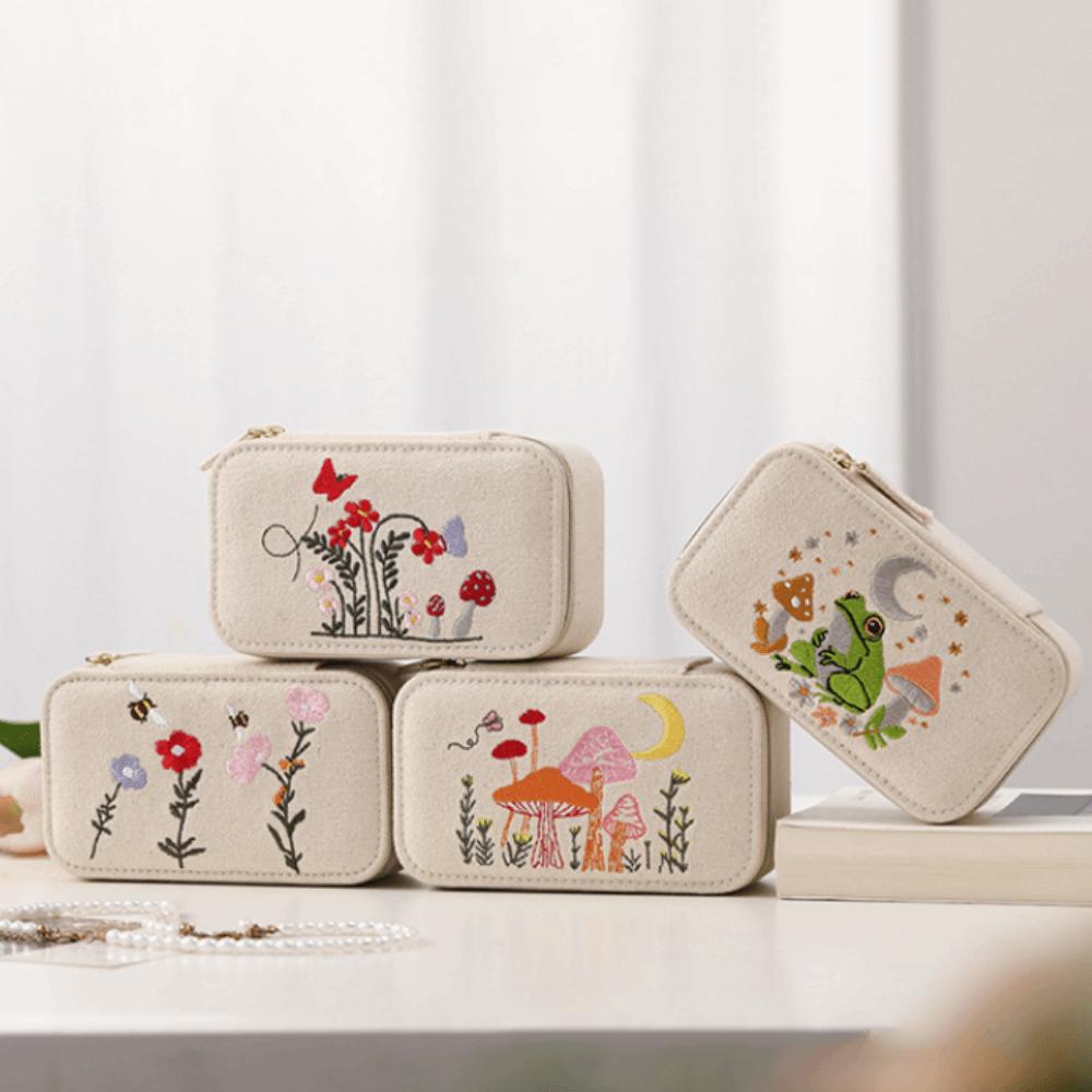 Flower Embroidered Jewelry Storage Box Portable Mini Earrings Necklace Ring Jewelry Box Zipper Flower Jewelry Display Case Gift