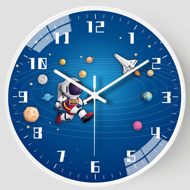 Creative Astronaut Children's Silent Wall Clock: Ideal for Bedrooms & Living Rooms