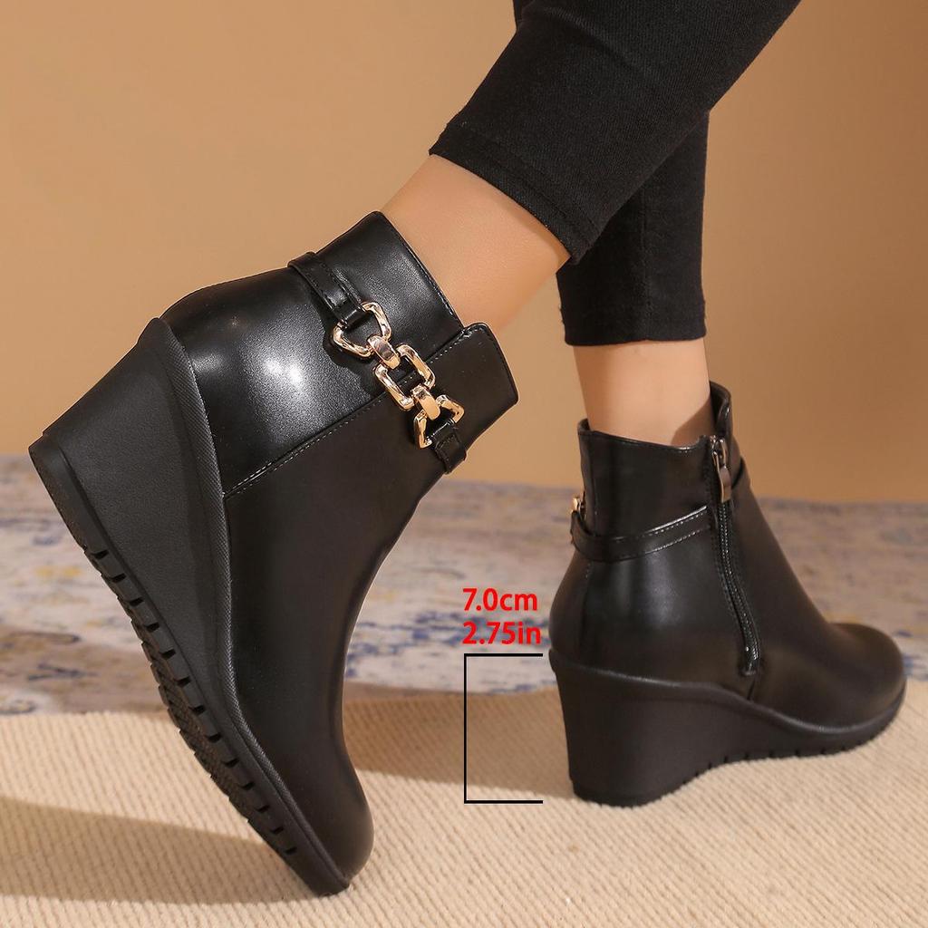2025 Autumn/Winter Women's Wedge Heel Ankle Boots with Round Toe and Metal Decoration