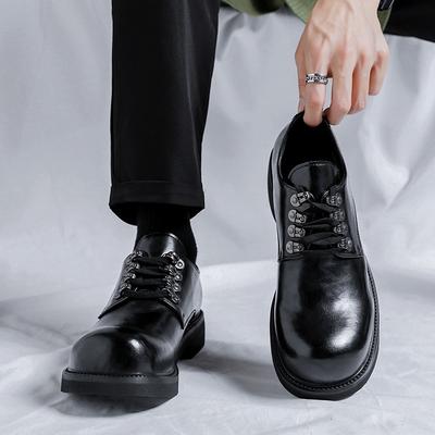 Hochwertige modische Lederschuhe für Herren Neue dicksohlige britische Arbeitskleidungsschuhe Lässige trendige Schuhe Luxuriöse Hochzeitsschuhe