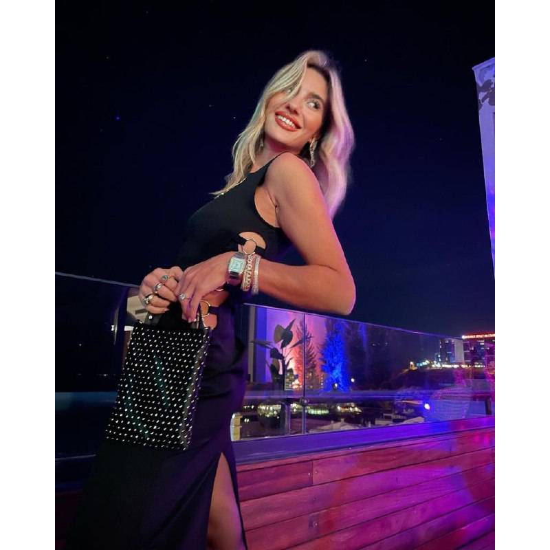 

Женский стиль, модное черное платье миди с вырезом на шее и лямкой на шее