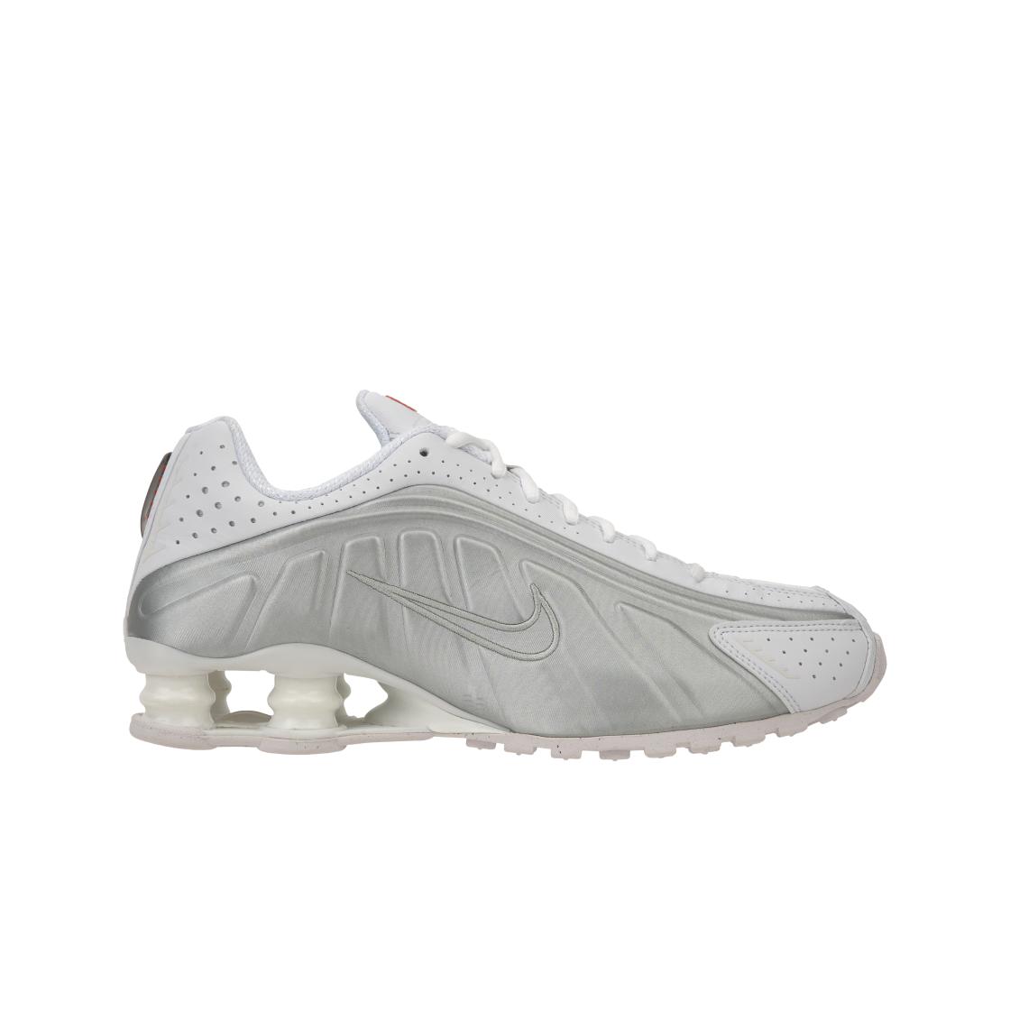 Женские кроссовки Nike Shox R4 Белый Металлик Металлическо-серебристый Макс-Оранжевый AR3565-101 36.5