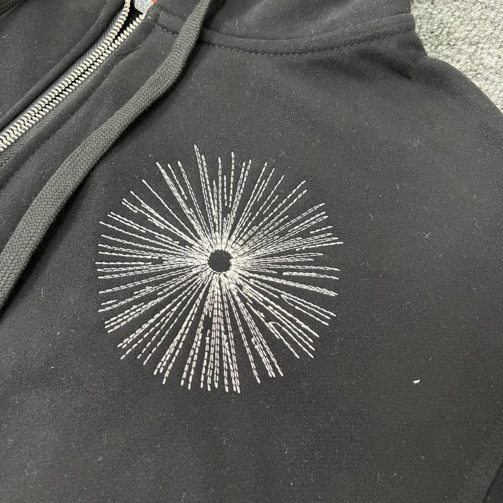 Derschutze Awakening V2 Kapuzenpullover mit Reißverschluss und Stickerei