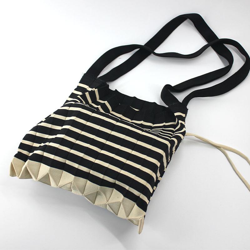 Compact Women's Knitted Messenger Bag - Foldable Handbag for Commuting & Phones