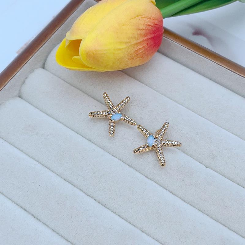 

Starlight Zircon Starfish Metal Stud Earrings