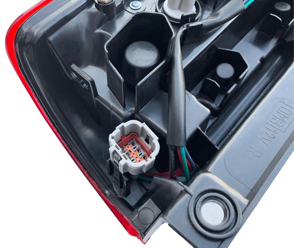 Happiness Grace NV350 Caravan E26 Serie Späte Faser-LED Rückleuchte Rechts (Fahrerseite)