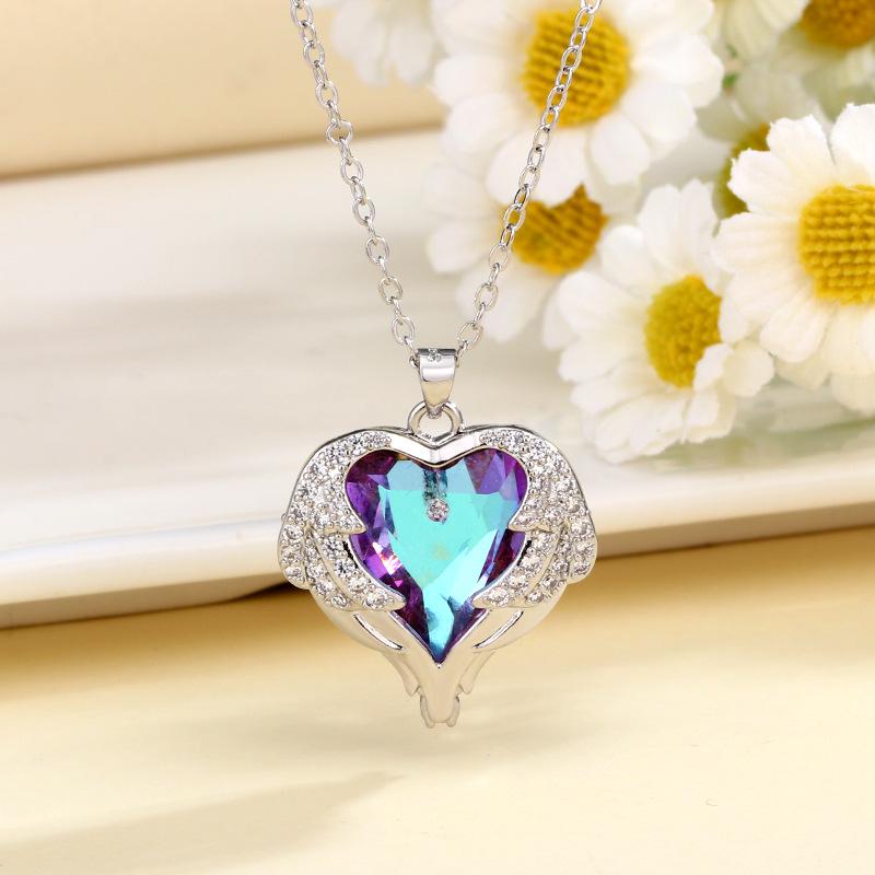 

2023 Heart-Shaped Blue Crystal Ocean Necklace for Women