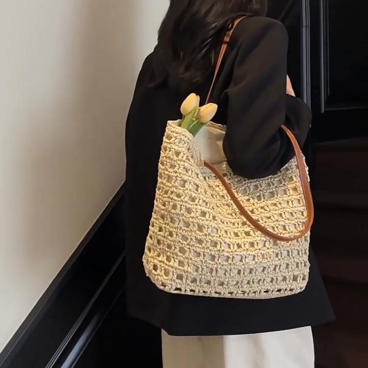Handwoven Women's Shoulder Bag New Style Summer Large Capacity Beach Vacation Straw Tote Bag Casual Bucket Handbags