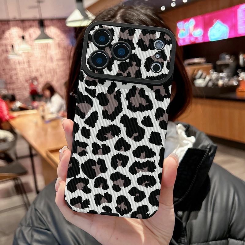 Fashion Leopard Printed Vertical Grain Leather Soft Silicone Phone Case Back Cover with Camera Lens Full Protection for iPhone 17