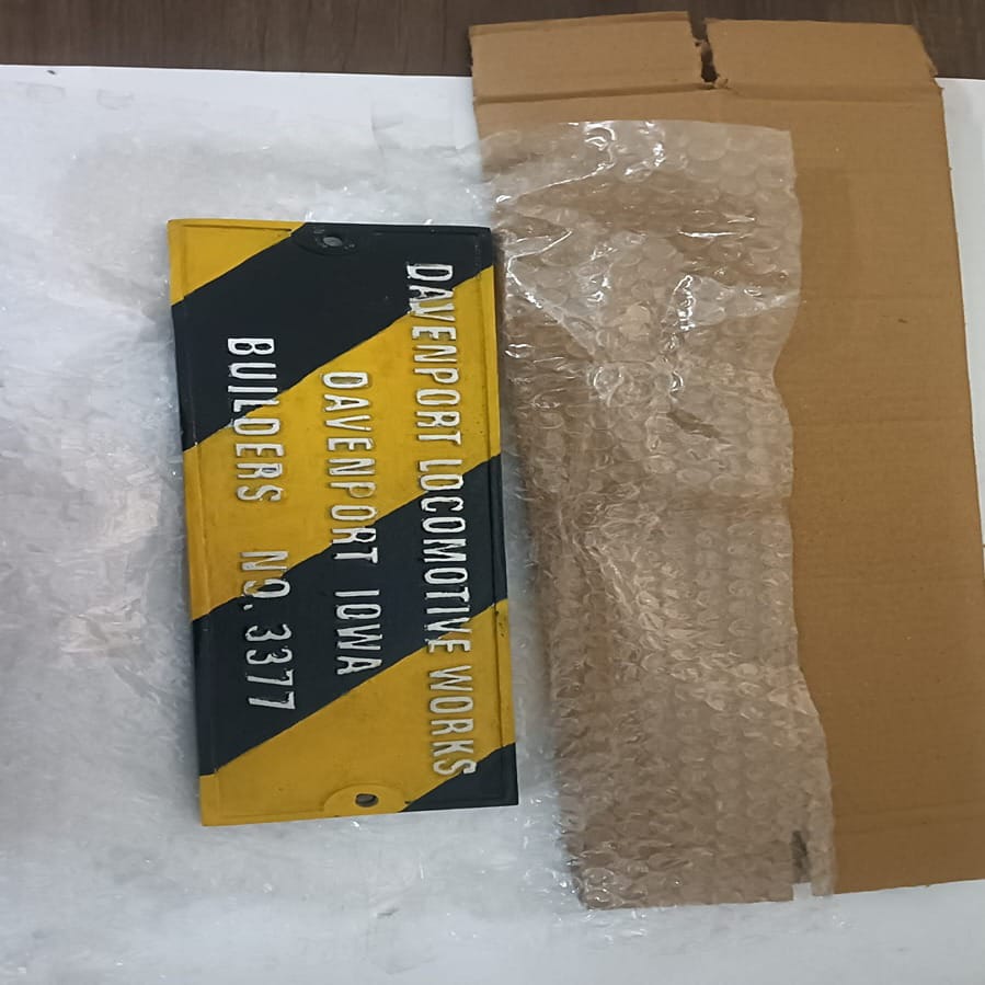 Vintage Davenport Locomotive Works Builders Nameplate – Iowa No. 3377 3cm by 13cm