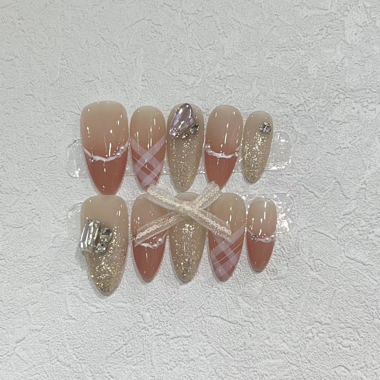 

Нежный темперамент Чистый ручной маникюрный пластырь Телесный цвет Французский бант Сверкающий бриллиант Накладной пластырь для ногтей Пластырь для ногтей Large L