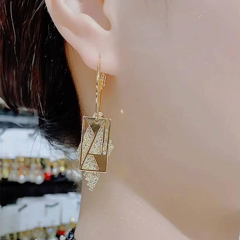 Geometric Block Earrings Have A Simple and Versatile Temperament, with A Sense of Luxury and Fashion. The Earrings Are Exquisite for Women