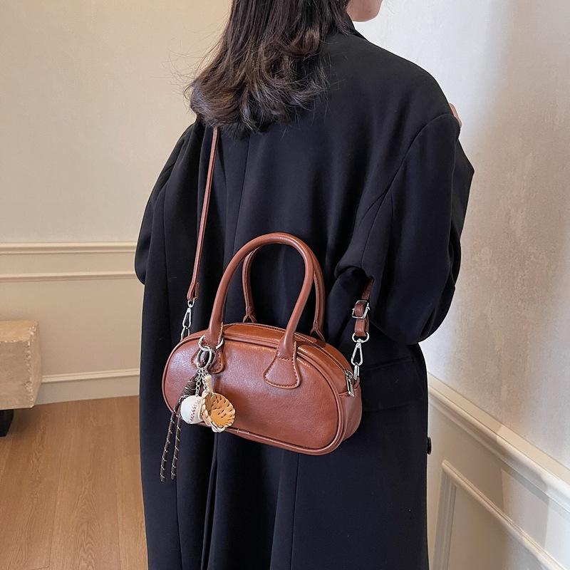 Retro high-end small square bag 2025 trendy autumn and winter handbag styling simple shoulder messenger bag