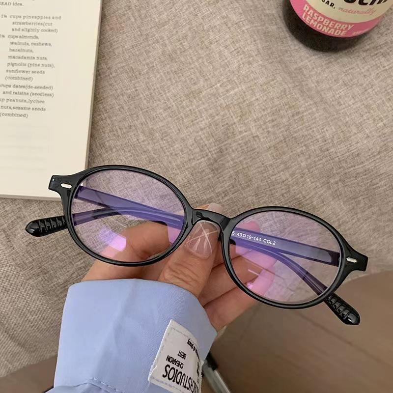 

Trendy, anti-blue light, non-prescription tortoiseshell oval glasses for female students; TikTok style, fits prescription lenses.