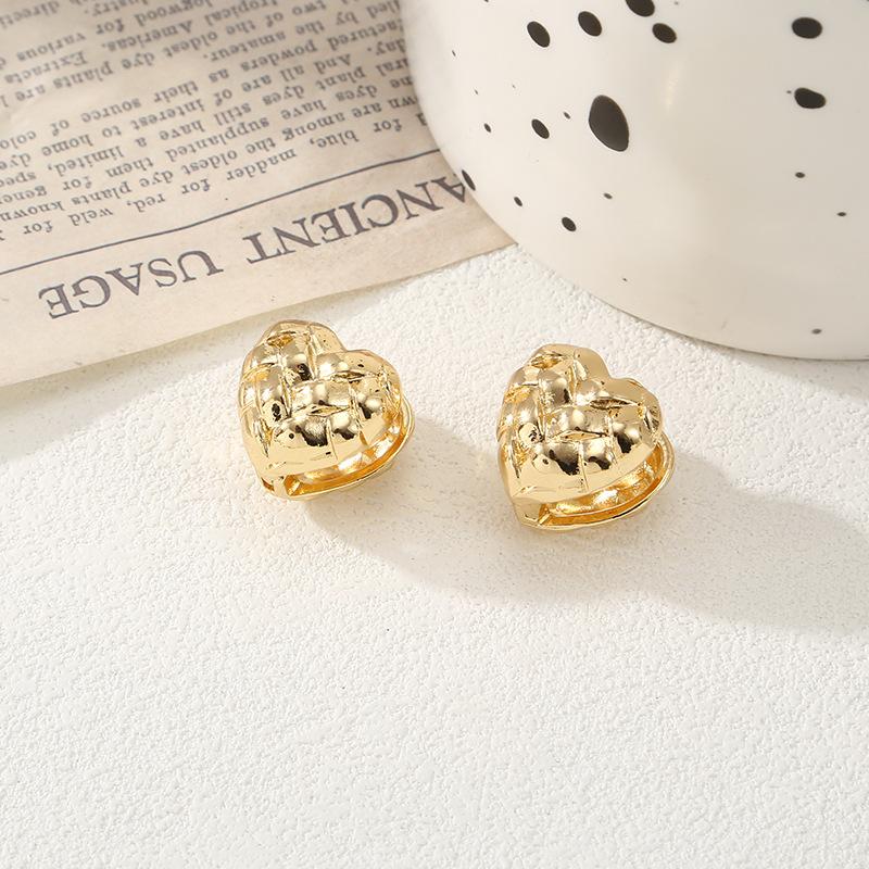 European and American Fashion Shell Marine Element Alloy Retro Love Rhombus Earbuckle Woven Texture Earrings