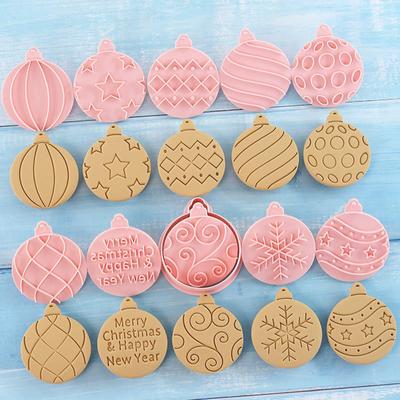 Christmas Cookie Cutters 10 Pcs Light Bulb Shape Metal Biscuits Molds Non Stick DIY Baking Supplies for Holiday Kitchen Party