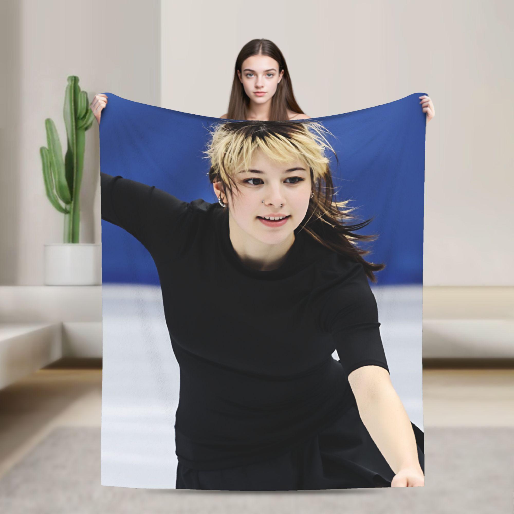 

Alysa Liu Warm Blanket For Living Room Trend Throw Blanket Winter Travel Office Flannel Bedspread 75x100cm (30x40inch)