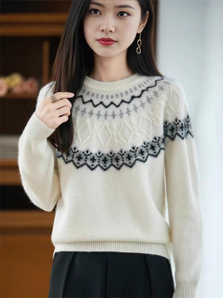 Women's Off-White Wool Pullover Sweater - Autumn/Winter Fashion, Loose Fit, Versatile Knit