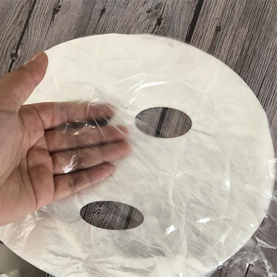 100 ks plastové fólie na jedno použití zabraňující ztrátě vlhkosti PE materiál Víceúčelová samolepka masky s dokonalým střihem pro lázně