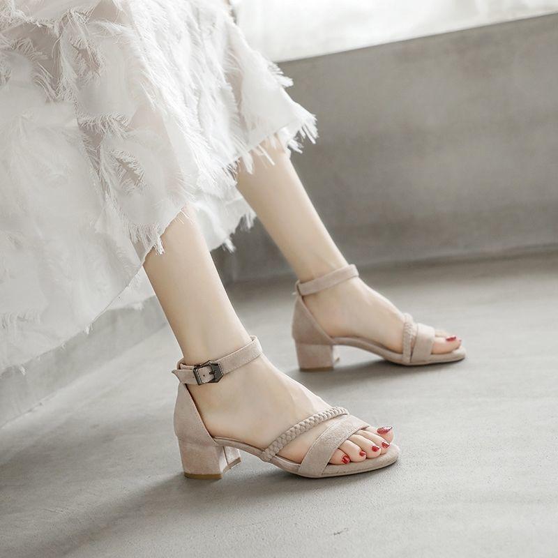 

Модные босоножки One Word для женщин на толстом квадратном каблуке, женская обувь, бежевая ортопедическая, лето 2024 года, массивные, противоскользящие, популярные 40