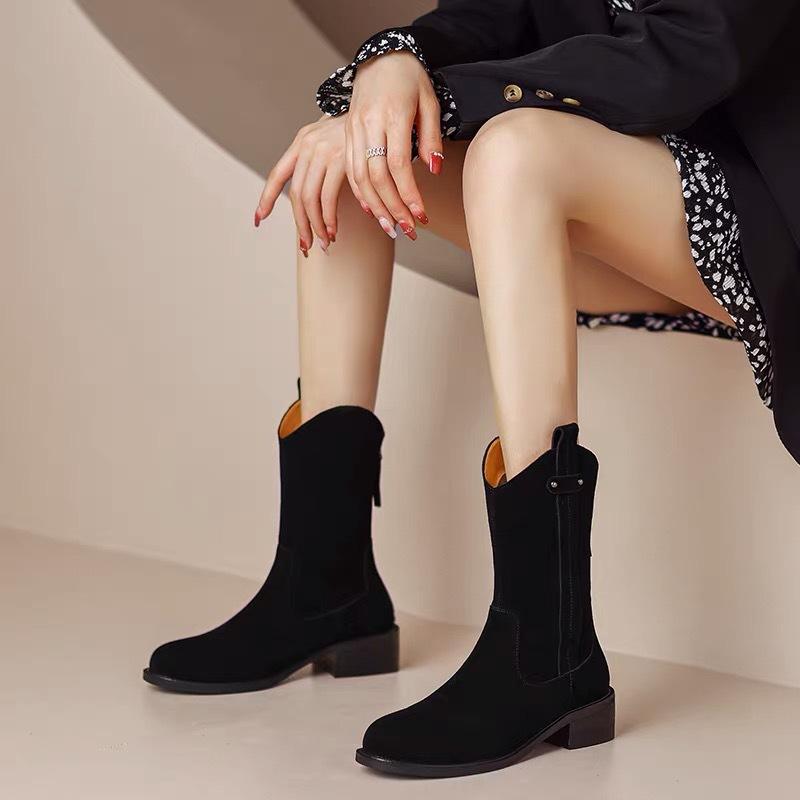 

Retro style frosted leather short western cowboy boots women s autumn new flat-bottomed thick-heeled commuter Martin boots 40
