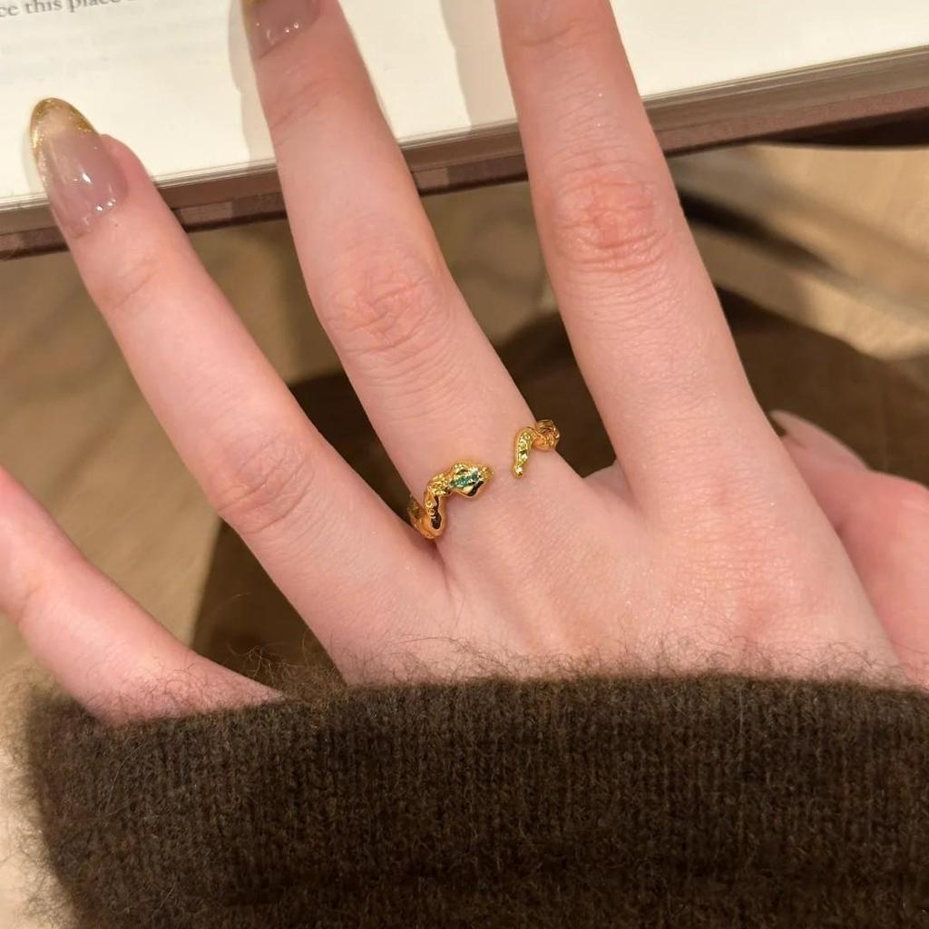 Chinese Retro Gold Snake Ring: Elegant, Versatile, and Luxury Design for Women