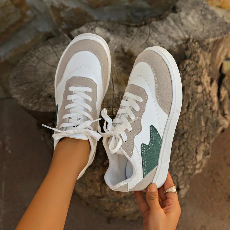 Extra Large Sizes Ventilation Women's Shoes on A Post Tennis Spring 2024 Woman Retro Sneakers Woman Sports China Shooes