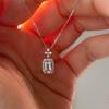 Damen Schneiden Anhänger Halskette Schlüsselbein Kette, Eingelegt mit Synthetischem Zirkon Design, Exquisiter und Modischer Schmuck, Geburtstagsgeschenk