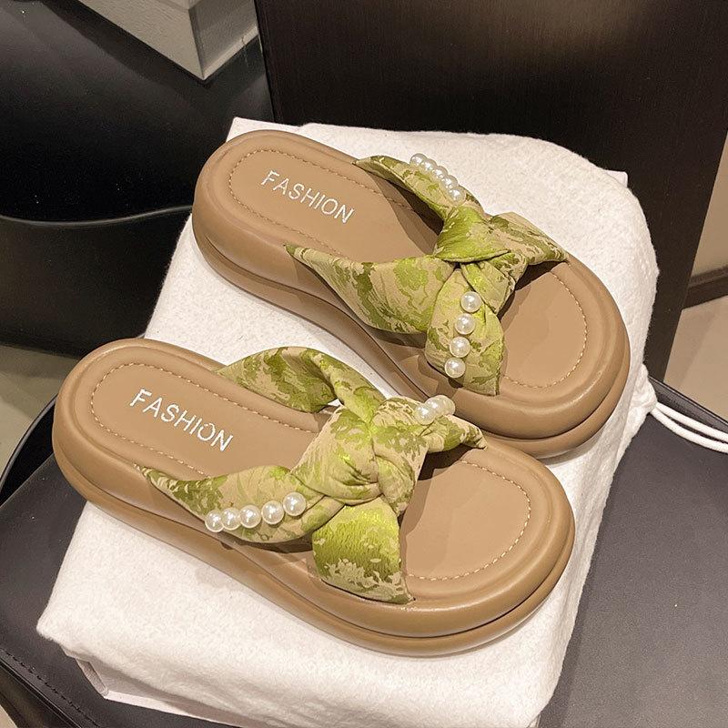 Pearl Korean version cool slippers women's 2025 summer new thick-soled crossed fashion slippers outer commuter slippers