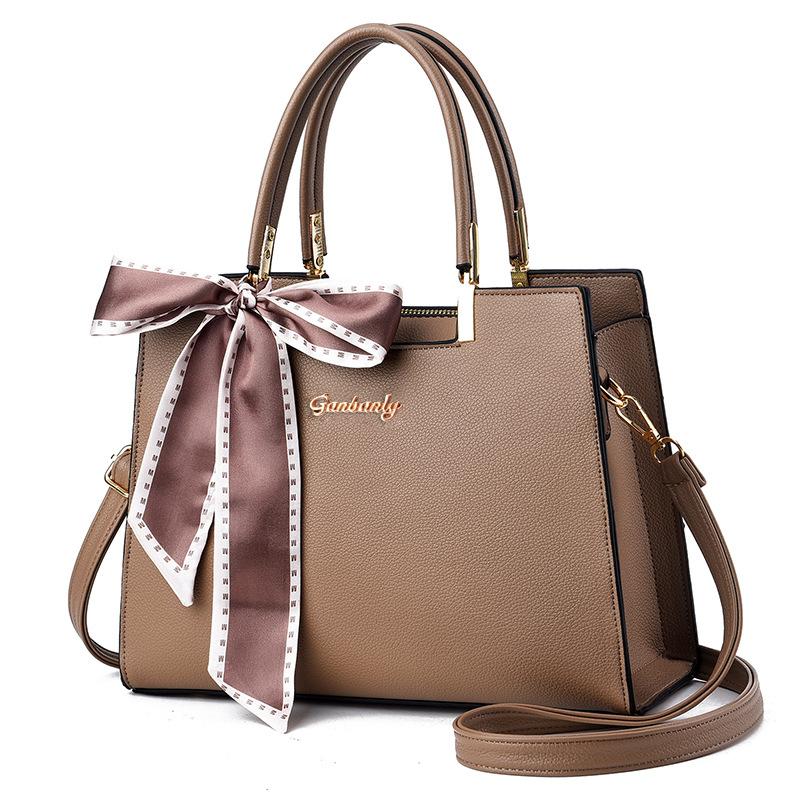 New Fashi High Quality Women's Bag Versatile Women's Handbag Silk Scarf Pendant Messenger Bag Shoulder Bags Small Square Bags