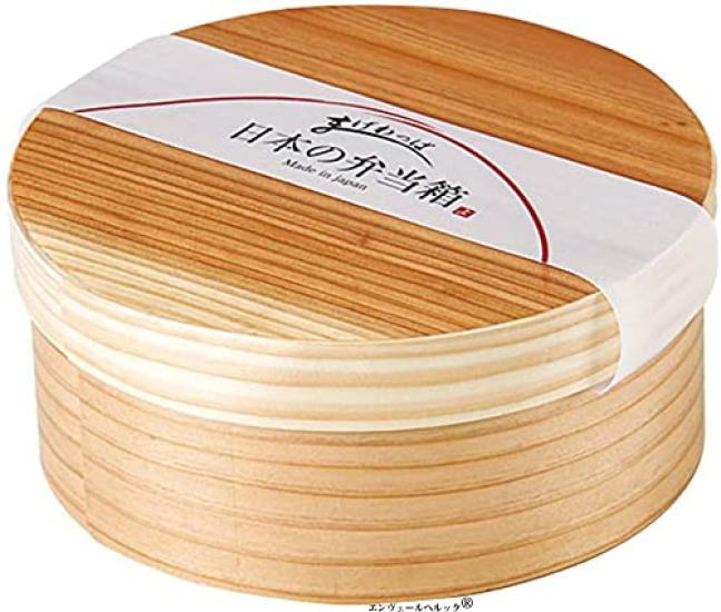 

Made in Japan using only carefully selected wood for a safe and high-quality bento box. This round, 630ml bento box (14.5cm diameter x 6.2cm height)