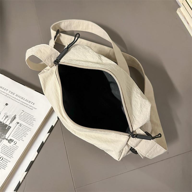 Large Capacity Shoulder Bag Commuter Crossbody Bag