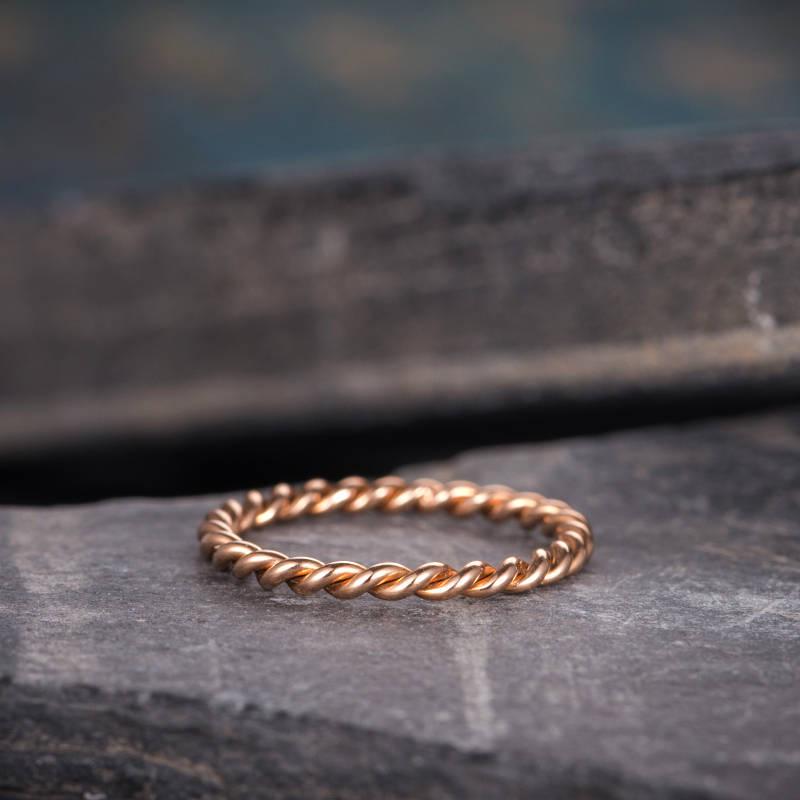 Temperament Smooth Twist Ring, Women S Minimalist Copper-Plated Rose Gold Jewelry. No. 8