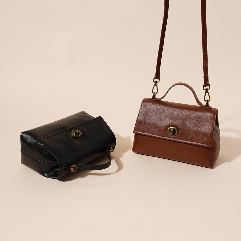 Vintage Top Layer Cowhide Single Shoulder Small Square Bag, New Flip Cover Mailman Bag, Genuine Leather, Niche Commuting Crossbody Bag for Women
